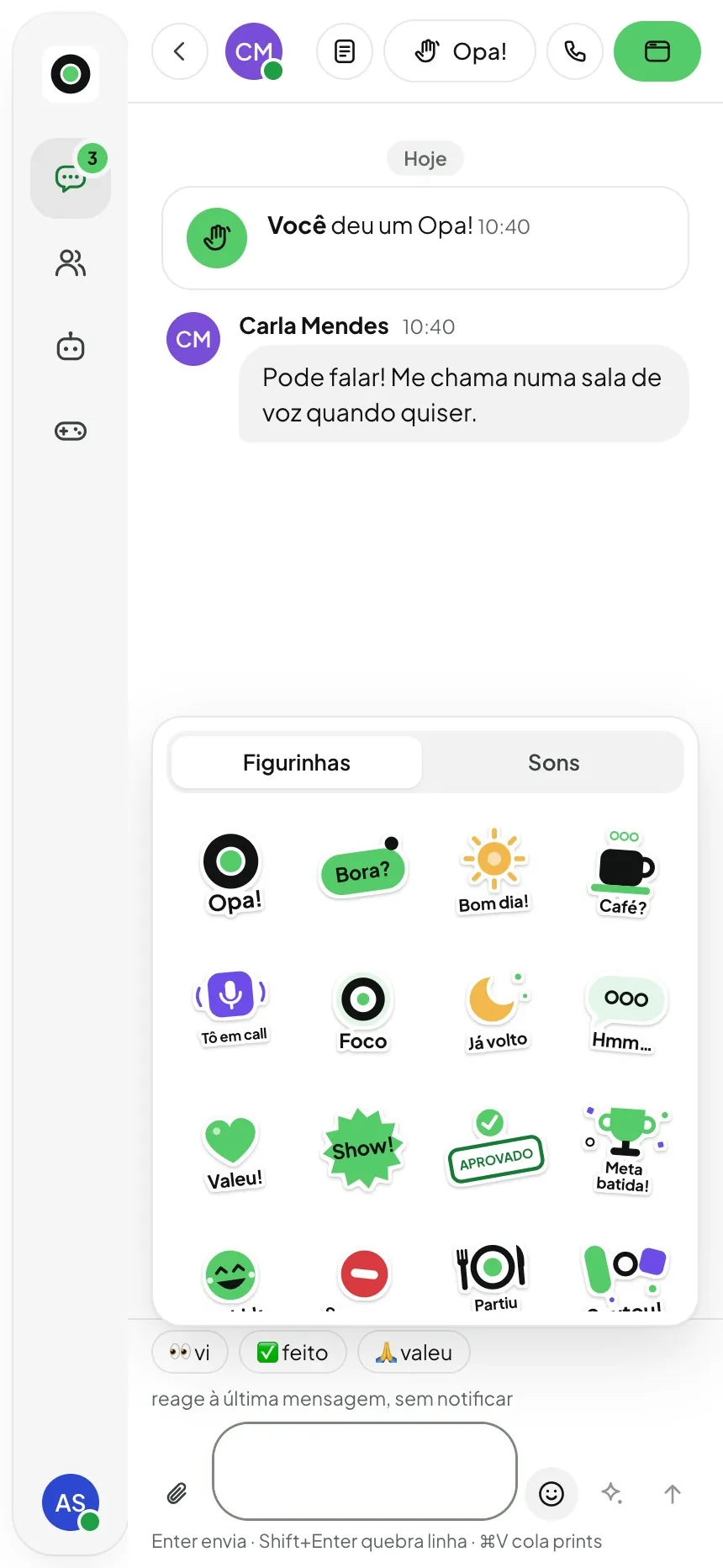 O seletor de figurinhas aberto na conversa, no celular